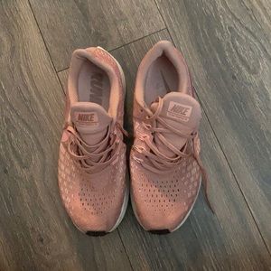 Nike size 8 Pink